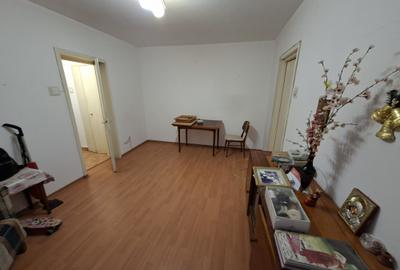 Apartament cu 2 camere semidecomandat, mobilat în Tătărași