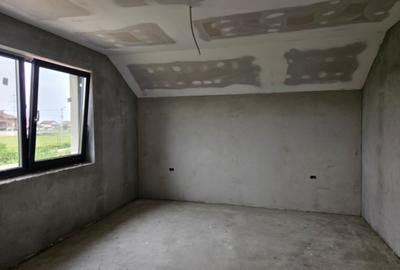 Duplex nou, P+M, 1 apartament la cheie, 1 la alb, Moșnița Nouă, comision 0% - 15