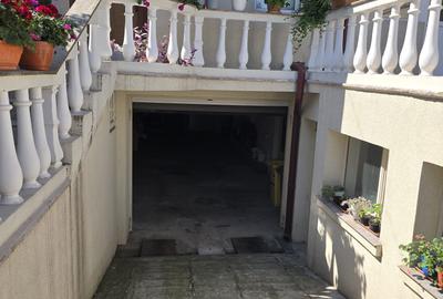 Km 5- Str. Salciilor- vila S + P + 2 E + M cu 10 camere, foisor si teren 453 mp - 5