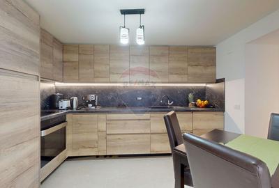 Casă / Vilă cu 9 camere de vânzare în zona Valea Cerbului comision 0% - 1