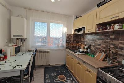 Apartament 2 camere cf 1 semidecomandat zona Micro 5 - 3