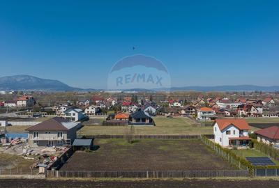 Teren Construcții intravilan de 2250 mp, în Stupini