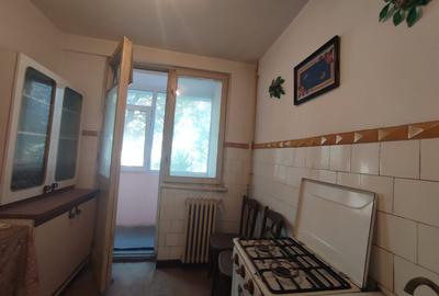 Apartament cu 2 camere semidecomandat în Micro 16