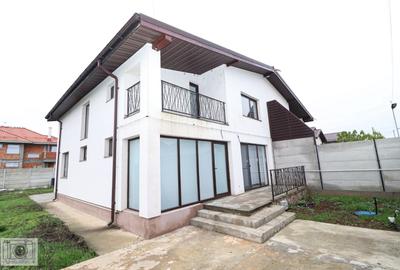Casă individuală cu 5 camere în Ciorogârla