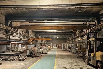 Spațiu industrial, 2500 mp în Industrial