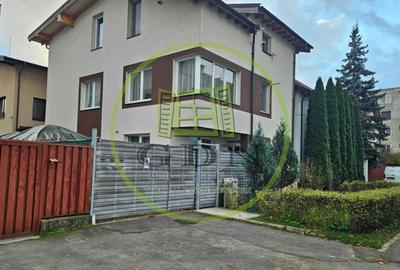 Locuință elegantă cu 3 camere în vilă – aproape de Centrul Istoric, Brasov - 1