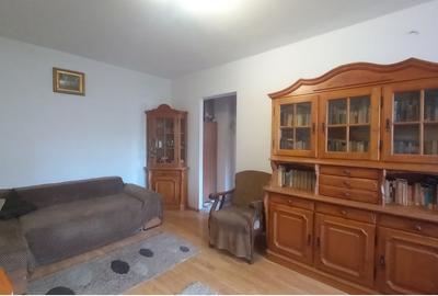 Apartament cu 4 camere semidecomandat în Brâncoveanu