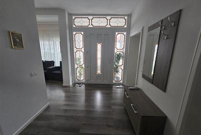 Casă individuală cu 5 camere în Șinca Veche