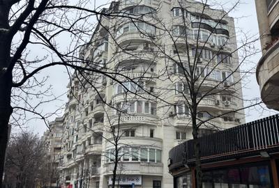 Apartament cu 3 camere decomandat în Decebal