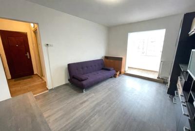 Apartament cu 2 camere semidecomandat, mobilat în Baza 3