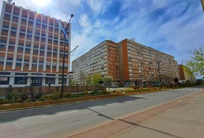 De închiriat clădire comercială și curte interioara - 9