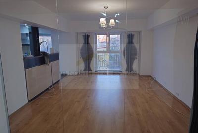 Apartament cu 4 camere decomandat, mobilat în Libertății