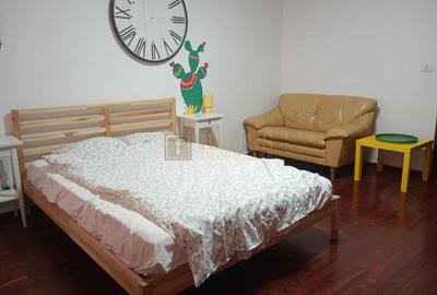 Zona Piata Unirii, pietonala; centrala proprie; doua dormitoare. - 2