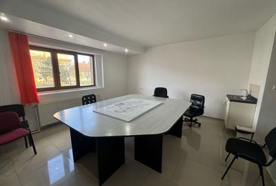 Birouri,sediul firme de închiriat  Etaj 1 în Aradul nou. - 1