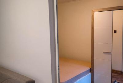 Închiriez apartament 2 camere - 4
