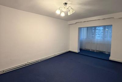Apartament cu 3 camere în Zorilor