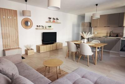 Apartament cu 2 camere semidecomandat, mobilat în Florești