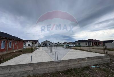 Teren intravilan cu fundatie-casa, Santandrei de Vanzare, Zona Lotus - 2