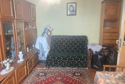 Vand apartament 2 camere decomandat in Deva, pe Bld. Balcescu, etaj 1 - 2