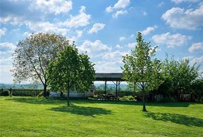 Transilvania Camping, domeniu de 14.400mp,Sanmarghita de Mures:2cladiri, apartam - 4