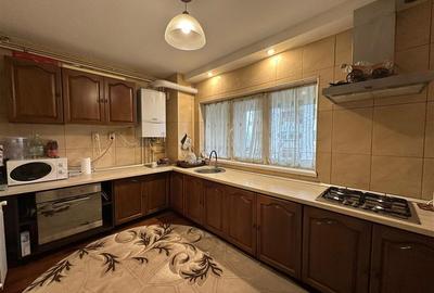 Inchiriere Apartament cu 3 camere Canta Bloc Nou - 2