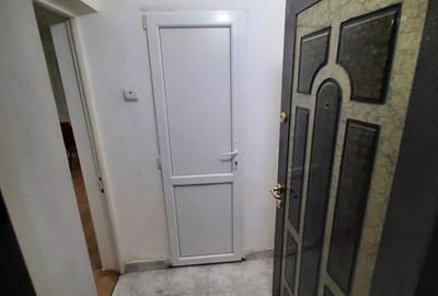 TATARASI-ap. 2 camere,30mp.et.1/4,curat,liber,fara risc,mobilat si utilat! - 2