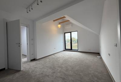 Vilă contemporană , finalizată în 2024, situată pe o stradă privată. - 18
