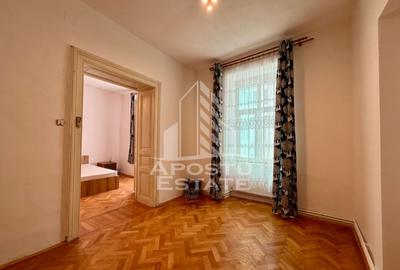 Apartament cu 2 camere nedecomandat, mobilat în P-ța Unirii