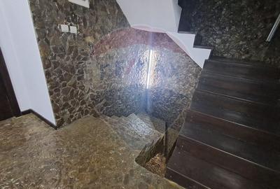 Pensiune Eselnita / 16 camere / Teren - 1448 mp / Ponton - 39