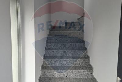 Apartament cu 3 camere de închiriat - 9