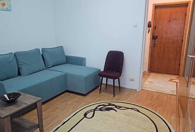 Garsonieră decomandată în Titan