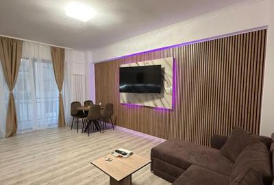 Apartament cu 2 camere decomandat, mobilat în Central