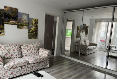 Apartament cu 2 camere semidecomandat în Universitate