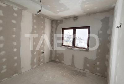 Casa independenta energetic de vanzare  teren 550 mp zona  Sura Mare - 5