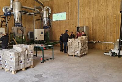 Teren intravilan 15500 mp si hala 400 mp Bicaz jud Neamt - 4