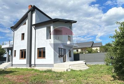 Vanzare Casă / Vilă 5 camere Saftica Primarie - 2
