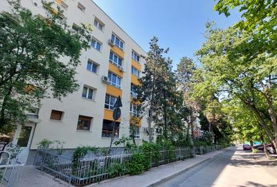 Apartament 4 camere , 2/4, Titan , Theodor Pallady, metrou 1 Decembrie - 19