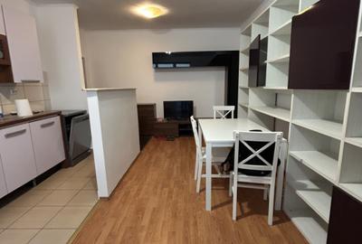 Apartament cu 3 camere semidecomandat, mobilat în Florești