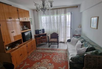 Republicii ,se vinde apartament decomandat ,2 camere ,pret 67000 euro neg - 8