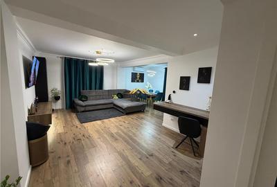 Apartament cu 3 camere decomandat, mobilat în Central