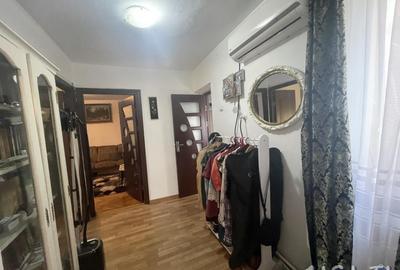 Apartament 3 Camere, Etaj 4, Strada Aleea Teilor - 13