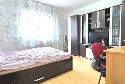 Apartament 2 camere de inchiriat, decomandat, CT, Alexandru, 300 euro - 1