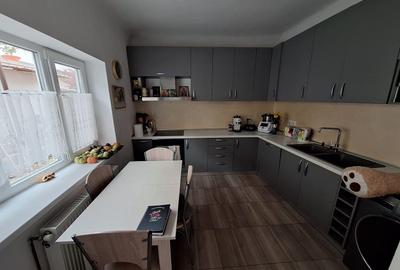 Apartament 4 camere Motilor curte cu 4 familii - 4