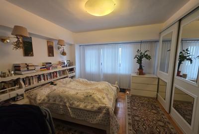 Apartament cu 3 camere decomandat în Decebal
