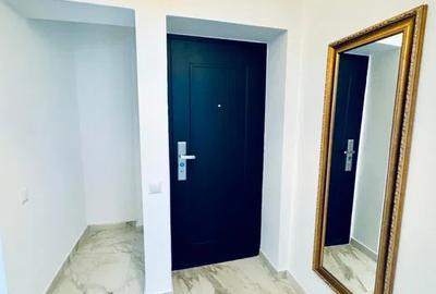 Apartament cu 3 camere semidecomandat în Titan