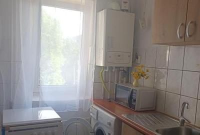 2 camere Semi, Brotacei , 30mp, recent renovat, centrala. et.3/4 - 3
