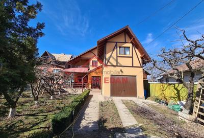 Casă individuală cu 5 camere în Central