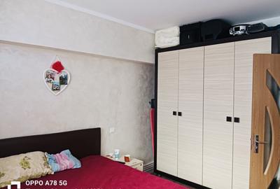 Apartament cu 2 camere semidecomandat, mobilat în Florești