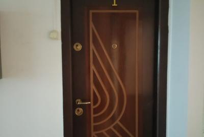 Apartament cu 3 camere semidecomandat în Nord