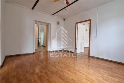 Spatiu comercial zona Parneava - 1